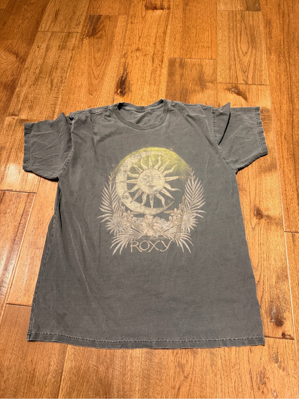 Roxy Short Sleeve Sun Graphic Tee in Faded Black and Yellow